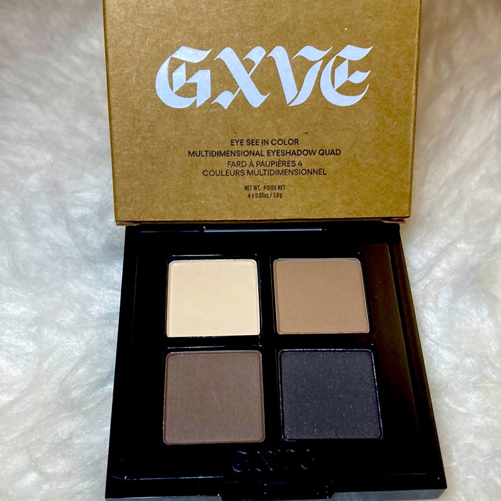 Gwen Stefani multidimensional eyeshadow quad in ‘DANGER ZONE’
